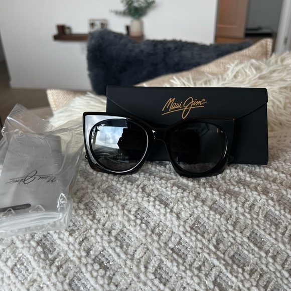 Maui Jim Pakalana Polarized Sunglasses - Picture 5 of 10